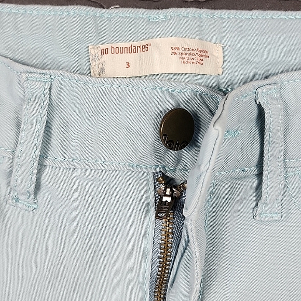 Women's No Boundaries Shorts Size 3 - Picture 4 of 5